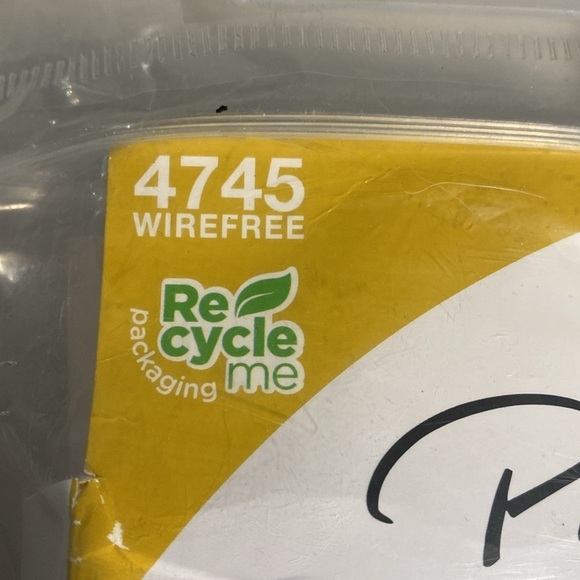 Playtex 18 hour bra 4745 new in package white 48C wire free full coverage - Picture 10 of 10